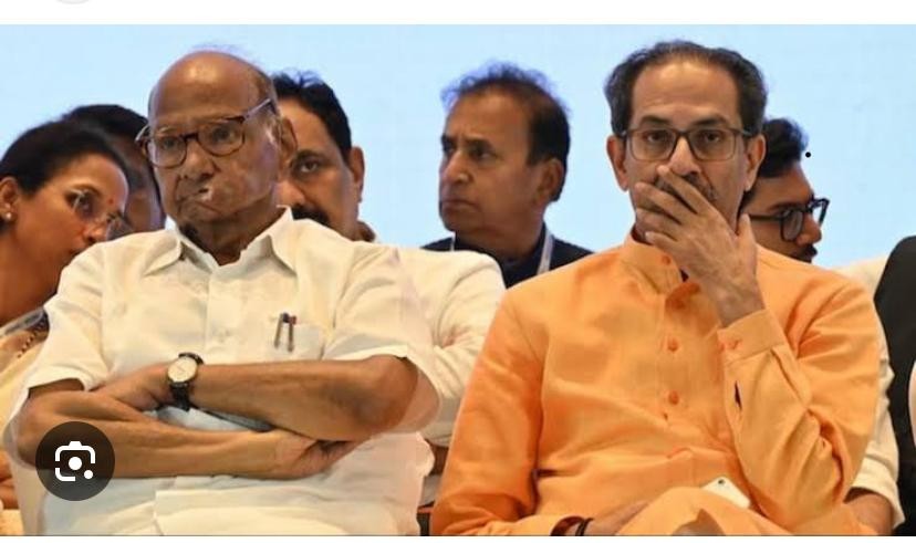 ठाकरे और पवार घरानों का मिलन मजबूरी है या जरूरत